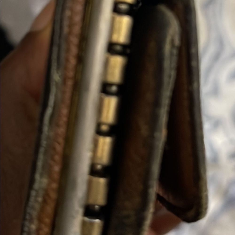 Louis Vuttion key wallet used in fair condition - Picture 3 of 9